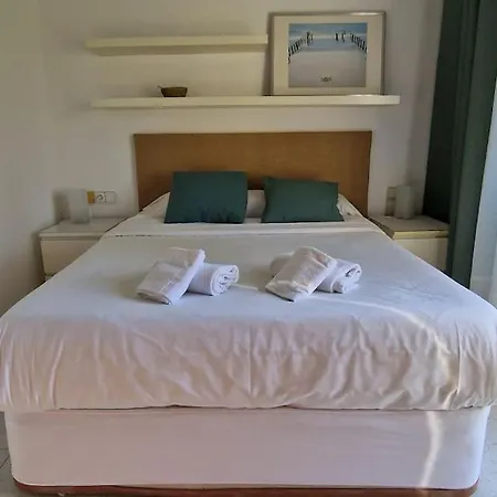 Seafront House,sea Views,pool And Bbq, Airport 10 Mns * إل ألتيت