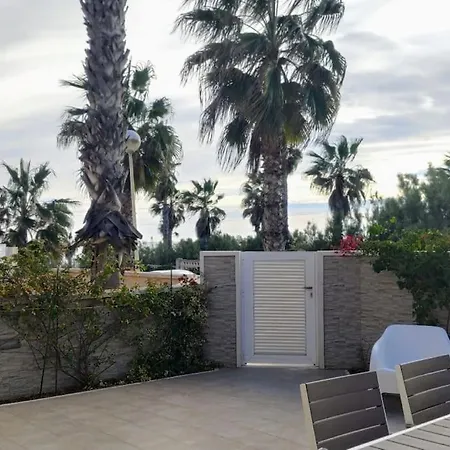 Dom wakacyjny Seafront House,sea Views,pool And Bbq, Airport 10 Mns El Altet