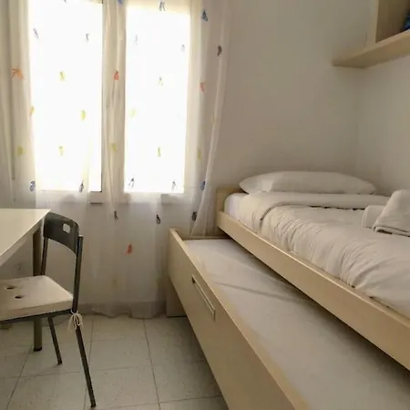 Seafront House,sea Views,pool And Bbq, Airport 10 Mns بيت للعطل إل ألتيت