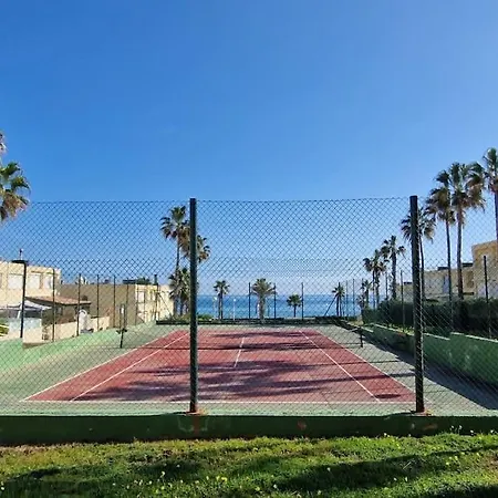 بيت للعطل Seafront House,sea Views,pool And Bbq, Airport 10 Mns *