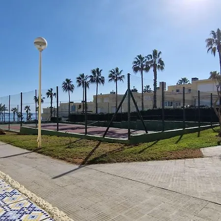 Seafront House,sea Views,pool And Bbq, Airport 10 Mns Dom wakacyjny *