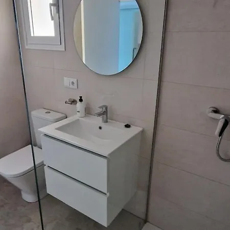 Seafront House,sea Views,pool And Bbq, Airport 10 Mns بيت للعطل إل ألتيت