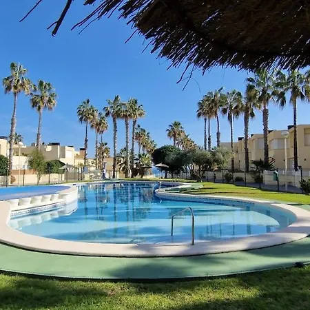 Seafront House,sea Views,pool And Bbq, Airport 10 Mns Dom wakacyjny *